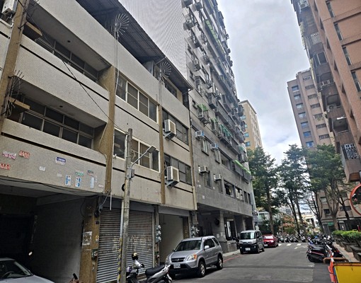 逢甲至善國中大套房(便宜出租) - Image 1