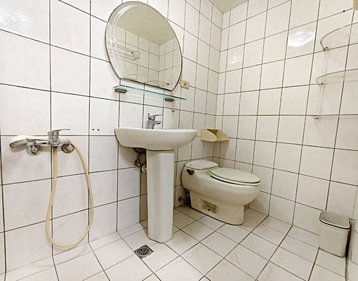 建工商圈|C28輕軌站/採光佳家電全大三房出租 - Image 10