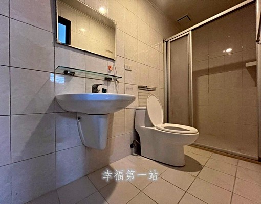 南區整棟透天|傢俱全配|有車庫可停|近崇倫國中 - Image 12