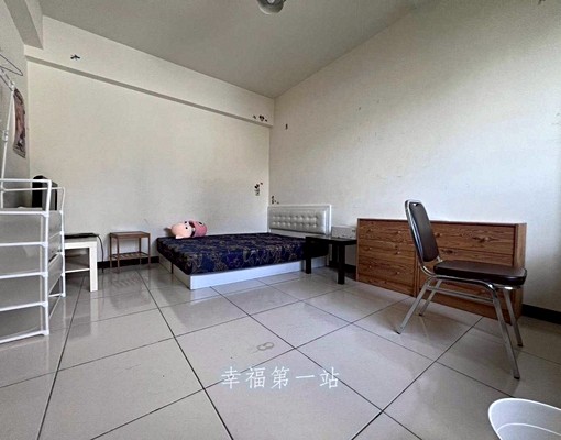 南區整棟透天|傢俱全配|有車庫可停|近崇倫國中 - Image 5