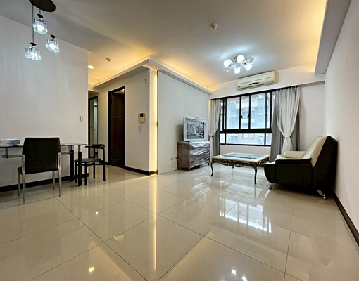 含管含車🌸近市場鬧區🌸輕屋齡3房車位🌸附傢俱隨時可看屋 - Image 1