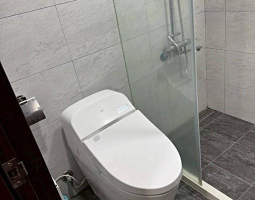 距離江子翠捷運非常近的電梯套房有客廳跟獨立陽台 - Image 6