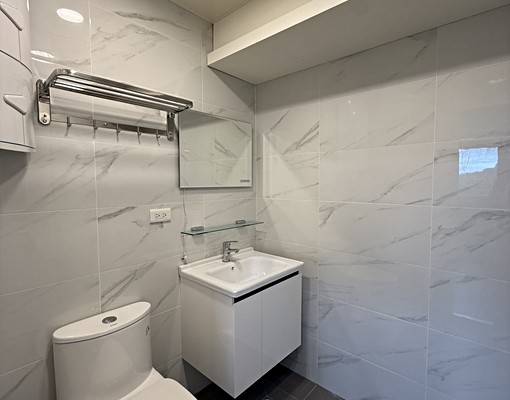 無敵101美景!大坪數大片落地窗採光佳・可租補報稅入戶籍 - Image 8