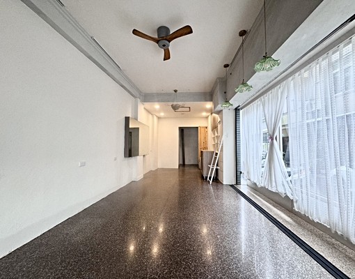 正東區!可住家!可店面!近南紡東寧路商圈黃金三角窗 - Image 2