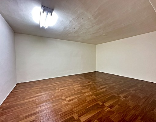 五塊厝捷運騎樓透天店住 - Image 6