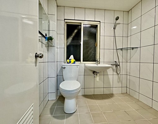 ★正廟口商圈★獨立大套房★獨立衛浴-免服務費 - Image 4