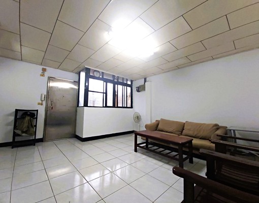 漳和國中旁公寓頂加3房/附基本家具/磚牆隔間 - Image 2