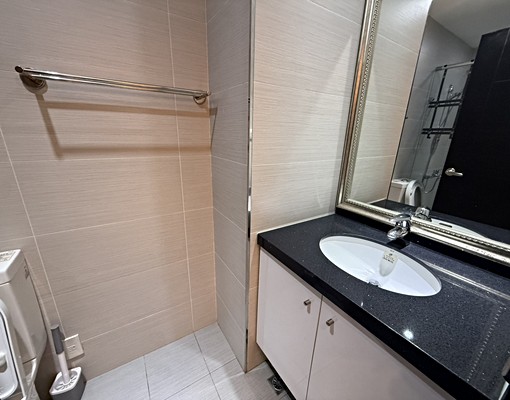 可寵物_附家具_免仲介費_可申請租補_五泰小謝 - Image 9