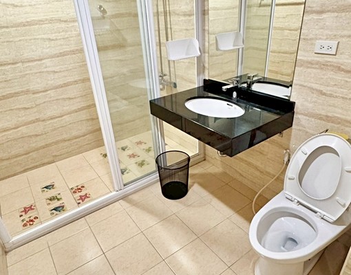 整棟透天輕豪宅✨精裝四房✨門前平車位✨租補報稅✅精華地段✨ - Image 11