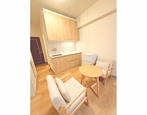 🔥景安站7分鐘｜全新裝潢電梯套房｜垃圾代收｜樓下全家 - Image 3