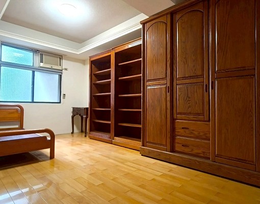 巨城旁5房透天平面車位 - Image 11