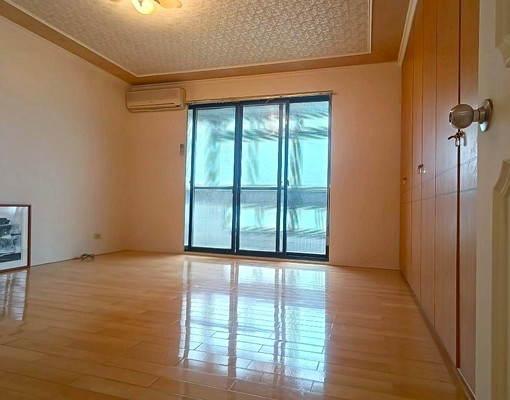 巨城旁5房透天平面車位 - Image 13