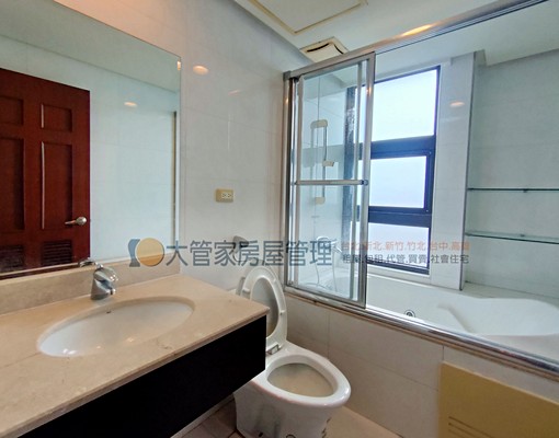 租近巨城.景觀戶.屋況極新4改3房 - Image 12