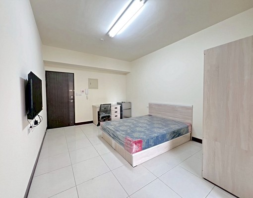 可租補入戶籍★超大套房★獨立室內機車位🚗★大陽台採光棒 - Image 3