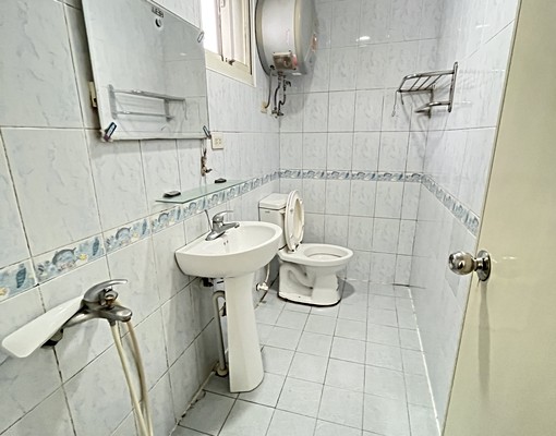 近教育大學🔥健康樓梯🔥省省省🔥租補在減2400.C - Image 4