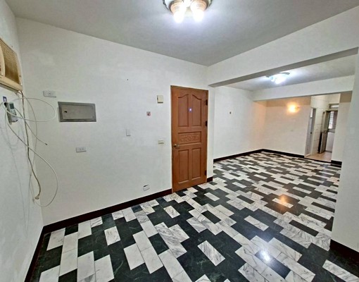 租桃園中路區翻新二樓公寓.前後大陽台,全新不鏽鋼鐵窗 - Image 5