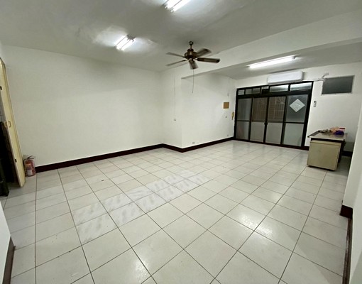 萬隆社宅龜山區萬壽路一段3房 - Image 1