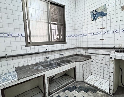 【高雄市中心|近市議會站】大坪數⚝5大房⚝倉庫好使用 - Image 5