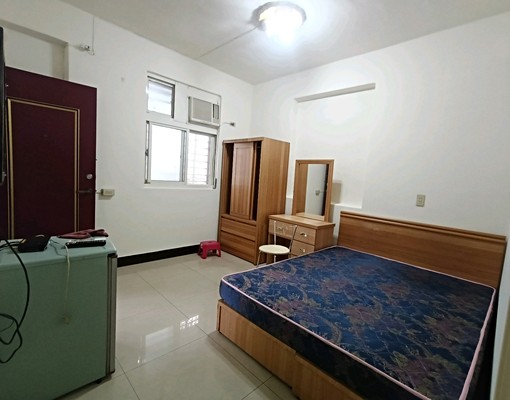 近徐匯中學站小資族溫馨採光獨立套房大空間可代收垃圾 - Image 2