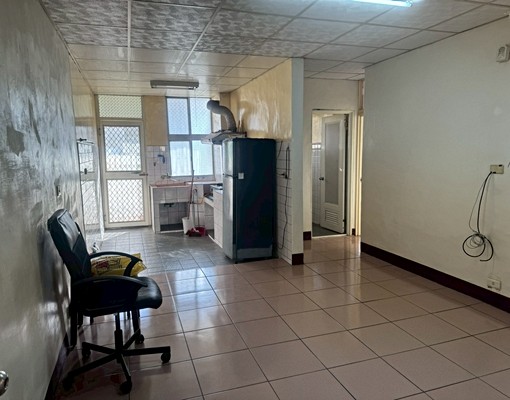 建功高中四房.附全新冷氣.可租補 - Image 4