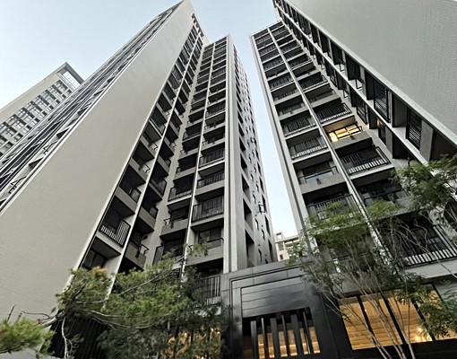 ⚡【西屯黎明】承辦是我|剛完工第一手入住|大三房雙車位|⚡ - Image 1