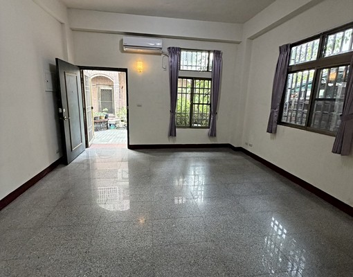 民生南路旁花園別墅(租) - Image 1