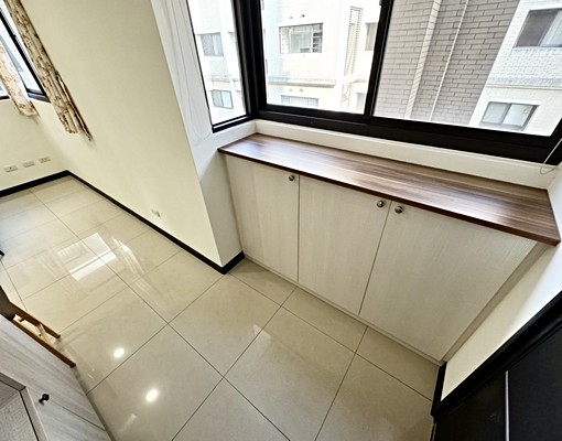 泰鉅綠晶🔥大兩房🔥三面採光🔥可租補入籍 - Image 2