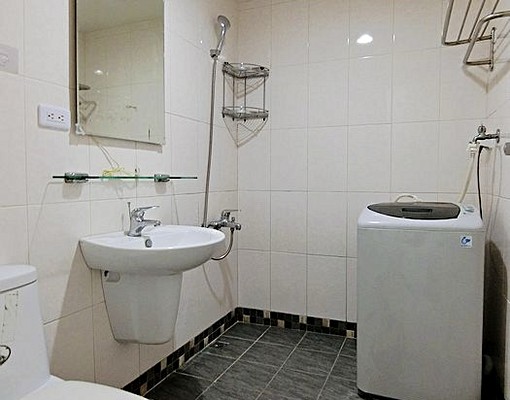 何厝/青海✡電梯✡精品商務旅店設計✡大衛浴✡獨洗✡便宜租 - Image 12