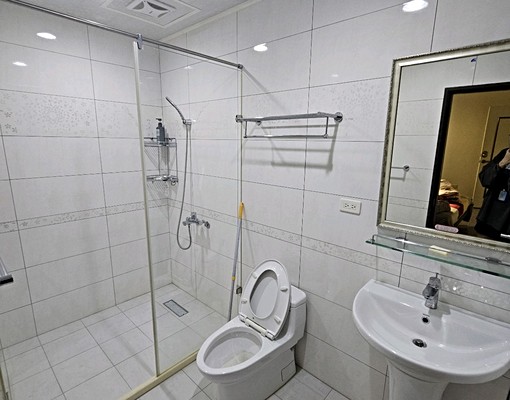 A22站前透天優質套房出租一層三戶 - Image 8