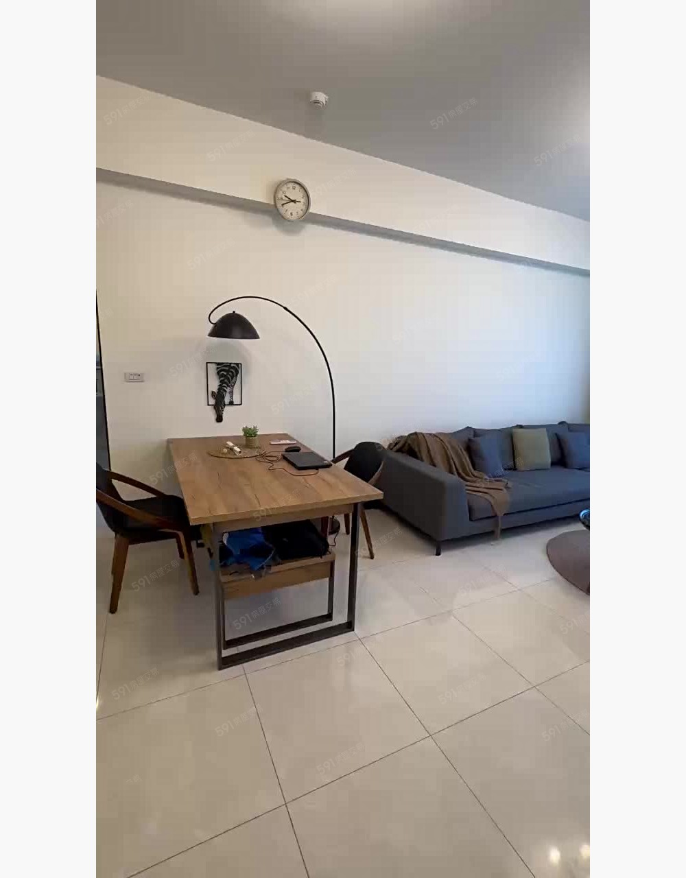 近高鐵秒殺絕美精裝潢文青風3房可租補報稅/平面車位機車位 - Image 1