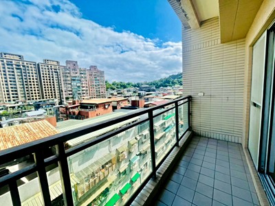 中和南勢角捷運▲金門新村▲電梯三房+平面車位