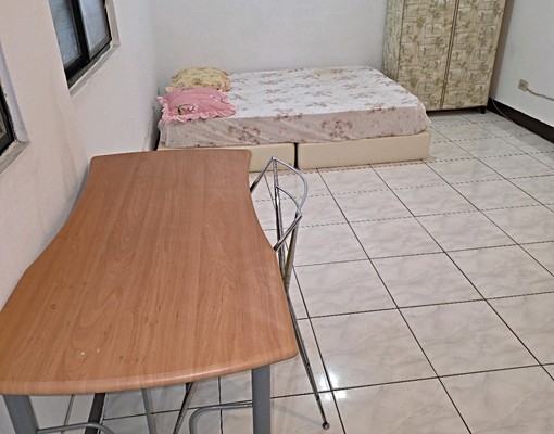 温馨小窩牆隔間、採光明亮適工作室或小家庭交通便利 - Image 1