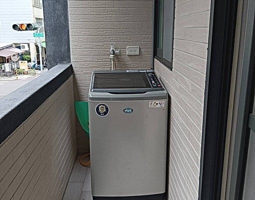 <近中央公園,綠意盎然,散步休閒<大立百貨.時尚購物 - Image 5