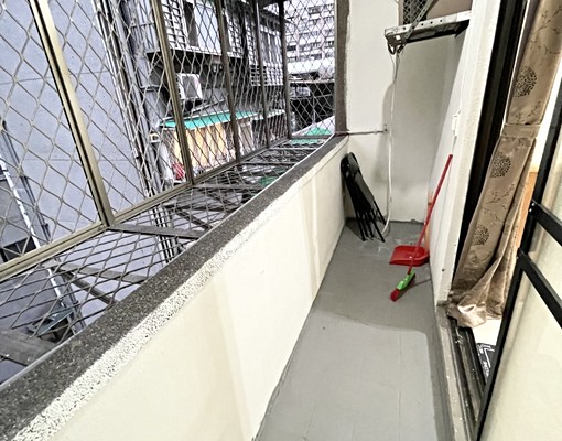 ★免仲介費可租補★通風極佳★捷運中山國小★雙陽台★國泰建設★ - Image 11