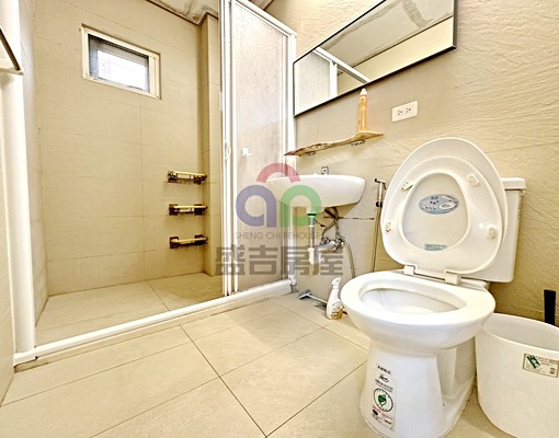 世貿東海,漂亮全配大套房,衛浴開窗,租金含水.網路,可租補 - Image 6