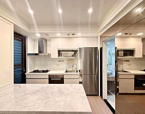 市政府🏠高檔小豪宅✨獨洗曬💦更衣室👚垃圾代收✅近捷機能 - Image 5