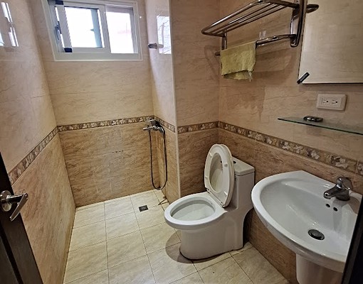 近五權路台灣大道/獨洗曬電梯套房 - Image 6