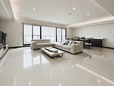 彥鈞推薦🏡富立相對論｜四面採光雙車景觀豪邸｜沉澱後的奢華