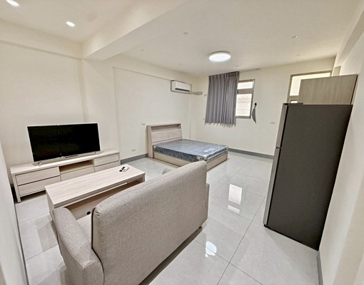 全新傢具✨採光精美套房✨戶數單純✨大坪數✨黃金地段✨陽台洗曬 - Image 1