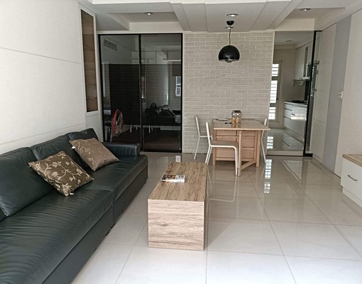 美裝潢公寓採光通風好,附家俱 - Image 2