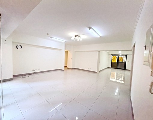 文心捷運站旁✨超大4房採光佳✨一層兩戶✨雙車位✨重新整理 - Image 1