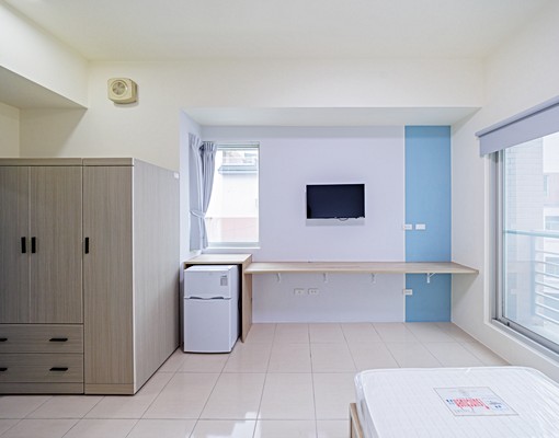 獨立套房|全新裝潢+全新衛浴+全新傢俱可租補!台電收費 - Image 4