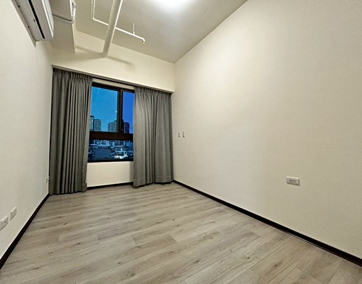 國翔獨家/大兩房休旅車位視野戶/含車 - Image 7