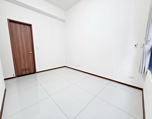 近A9捷運群祥囍2房車可租補可入籍 - Image 4