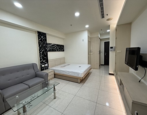 愛在巴黎冠世界獨立套房後陽台~可租補 - Image 2