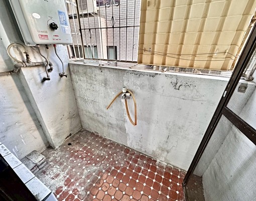 一中商圈#爬樓梯三房超便宜#台水電#無管理員子母車#租屋補助 - Image 9