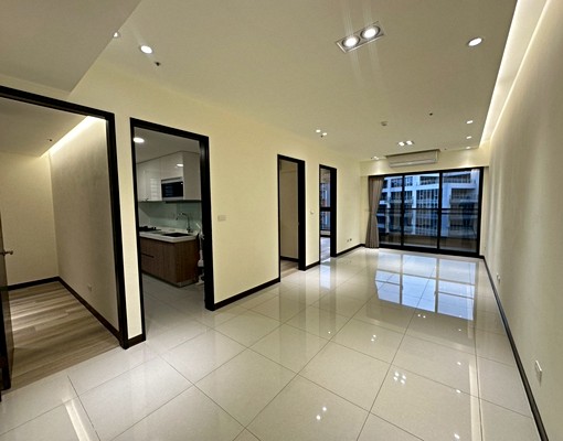 全新自住系統櫃裝潢~含車位~房間溫馨木地板裝潢~ - Image 3