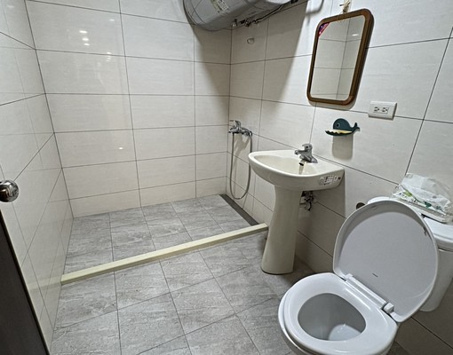 三重拎包入住|捷運五分鐘|拎包入住|雙租補|一站到北車 - Image 5