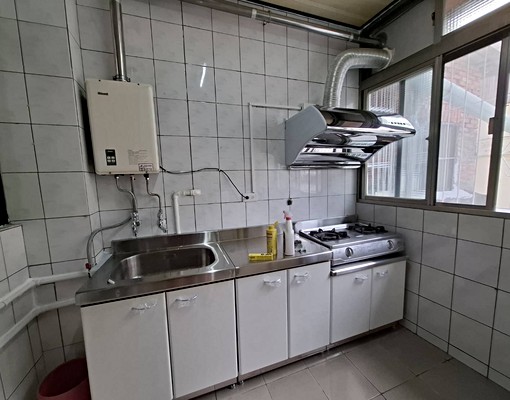 爬梯三樓大四房,邊間雙陽台,間間舒敞,好居住餐廳,居家好生活 - Image 3