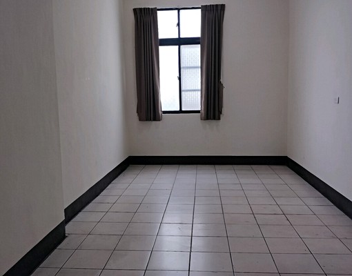 正中清路透天店面 - Image 6